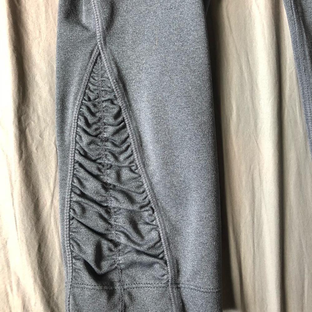 Athletic wear - Picture 5 of 7